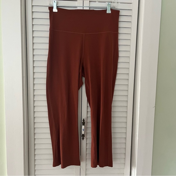 Lululemon Groove Super-High Rise Crop 23” Ancient Copper Nulu Fabric - Picture 2 of 7